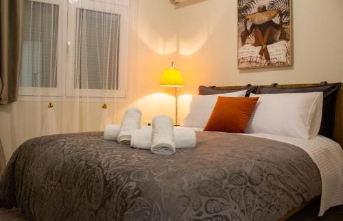 Kozani Apartment | Square House