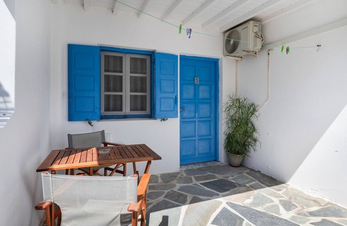 Kalafatis Apartment | Standard Studio 2 with Wi-Fi and Air Conditioning