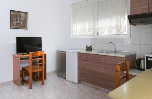 Kalithies Apartment | stayroulas studios
