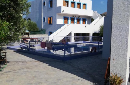 Panormos Apartment | Stefanos Gerakios apartment's by climbinghouse