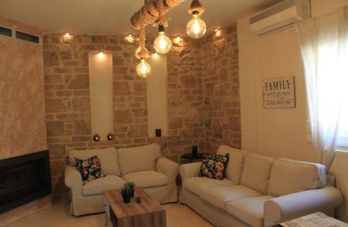 Ampelokipoi-Menemeni Apartment | Stone Apartment
