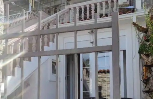 Petrovac Apartment | Stone house Đakonović is old family house. You can stay and enjoy in peace.