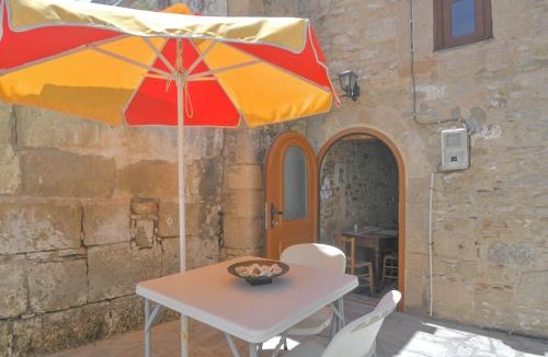 Malonas Apartment | Stone house