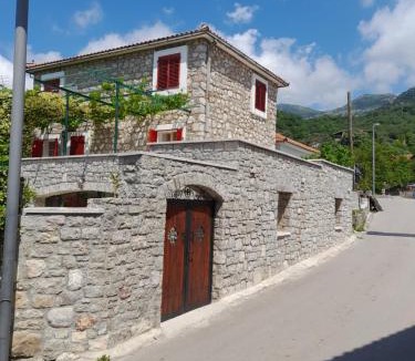 Kaluđerac House | Stone House in Buljarica