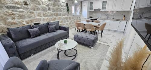 Prcanj Apartment | Stone house Popović