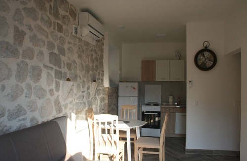 Lepetane House | Stone House - Sea View - Apartment Anka