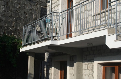 Lepetane House | Stone House - Sea View - Apartment Anka