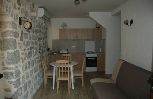 Lepetane Apartment | Stone House - Sea View - Apartment Miho