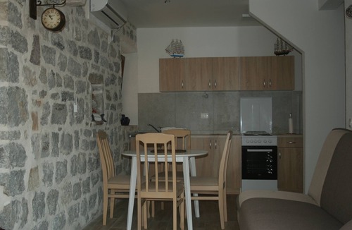 Lepetane Apartment | Stone House - Sea View - Apartment Miho