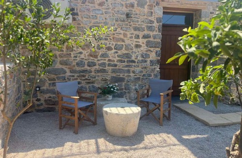 Olympi Apartment | Stone Famous Sporting Event Lodges - Chios Cozy Hideaways