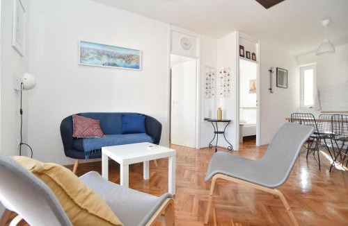 Old Town Apartment | Stone & Sea