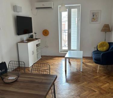 Old Town Apartment | Stone & Sea