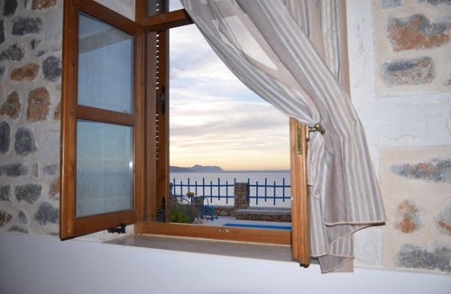 Filaki Villa | Stone Villa I in Petres