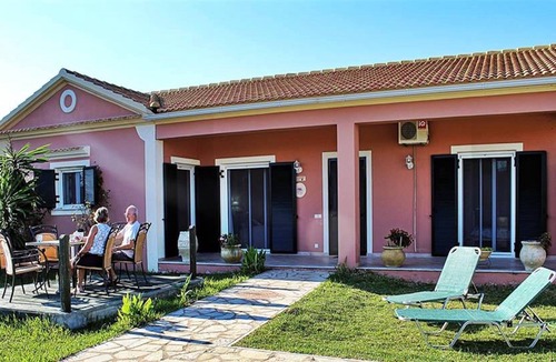 Ag. Georgios Villa | STRAWBERRY - 3 bedroom, 2 bathroom Private Villa, Wifi and Aircon throughout