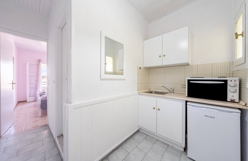 Roda Apartment | Studio 'Alexandros Studios 2' with Shared Pool, Wi-Fi and Air Conditioning
