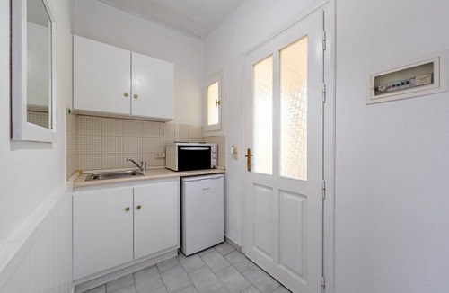 Roda Apartment | Studio 'Alexandros Studios 5' with Shared Pool, Wi-Fi and Air Conditioning