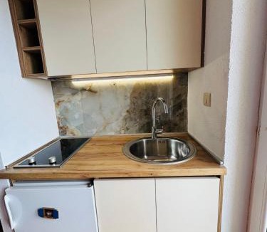 Zeljeznica Apartment | Studio apartmani DENNUS