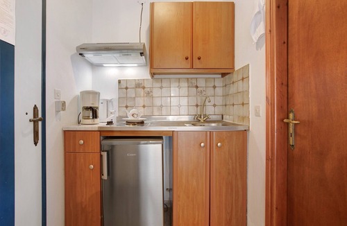 Vasilikos Apartment | Studio Apartment "Areti Orfeas Studio" near Beach with Balcony & Wi-Fi