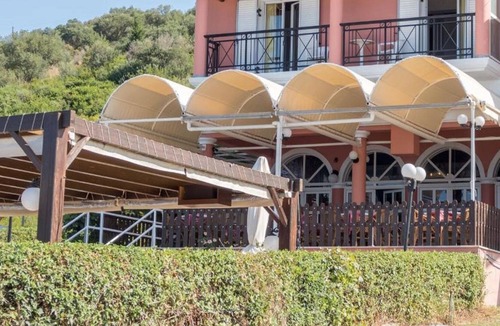 Agios Georgios Pagon House | Studio Apartment by the sandy beach