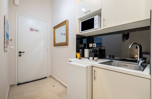Corfu Town Apartment | Studio Apartment 'Dora's Apartments 2' with Wi-Fi and Air Conditioning
