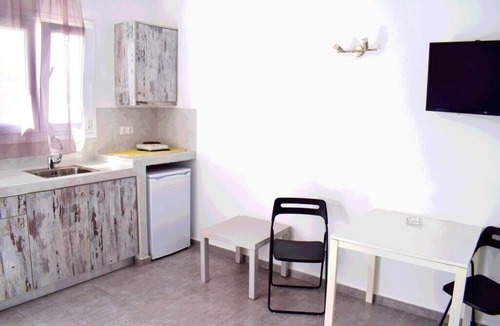 Glastros Apartment | Studio apartment for 3 people, with private