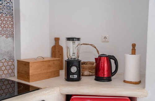 Old Town Naxos Apartment | Studio Apartment 'Helmos Premium' with Wi-Fi and Air Conditioning