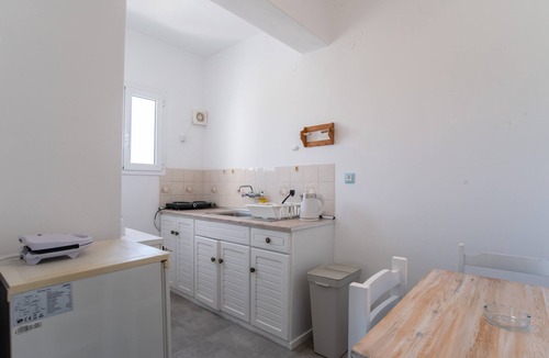 Parikia Apartment | Studio Apartment 'Livadia Seaside Studios 7' with Shared Terrace, Wi-Fi, and Air Conditioning