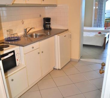 Sinarades Apartment | Studio Apartment Papadatos - Pelekas Beach, Corfu