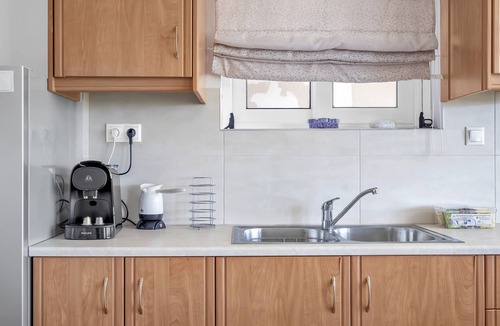 Parisata Apartment | Studio Apartment 'Paradiso Verde 103' with Mountain View, Wi-Fi and Air Conditioning