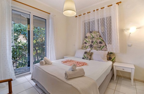 Nikiana House | Studio Apartment 'S8' with Sea View, Wi-Fi and Air Conditioning
