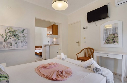 Nikiana House | Studio Apartment 'S8' with Sea View, Wi-Fi and Air Conditioning