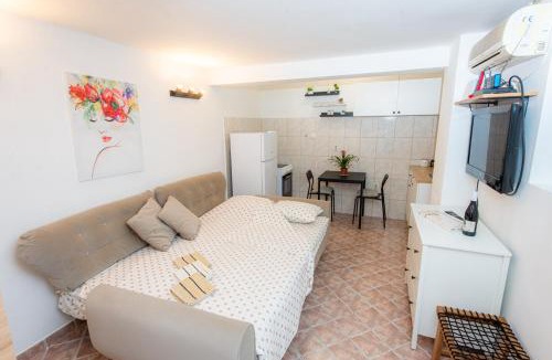 Skaljari Apartment | Studio Apartment Silva