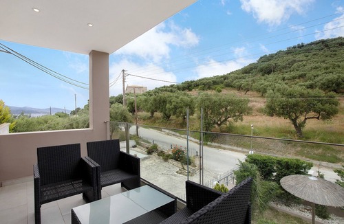 Alikanas Apartment | Studio apartment "Villa Dionysia A3" close to the Beach with Shared Pool