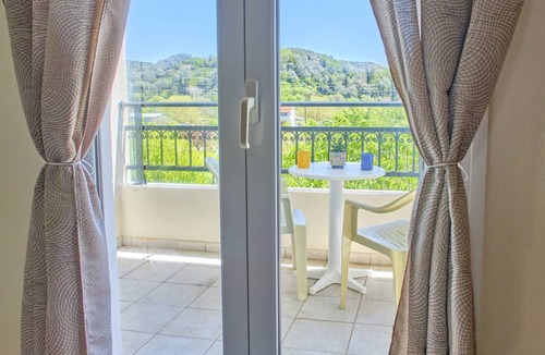 Sidari Apartment | Studio Apartment 'Vintage Resort 17' with Mountain View, Wi-Fi and Air Conditioning