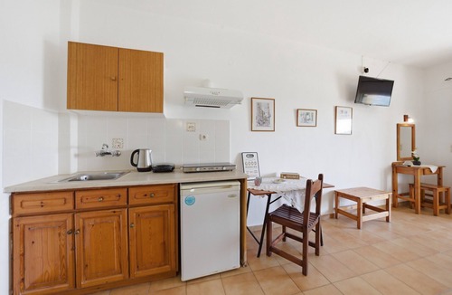 Limni Apartment | Studio Apartment 'With Seaview 1' with Sea View, Wi-Fi and Air Conditioning