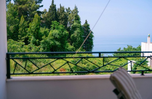 Ulcinj Apartment | Studio Apartment with Terrace overlooking the sea