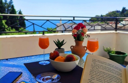 Ulcinj Apartment | Studio Apartment with Terrace overlooking the sea