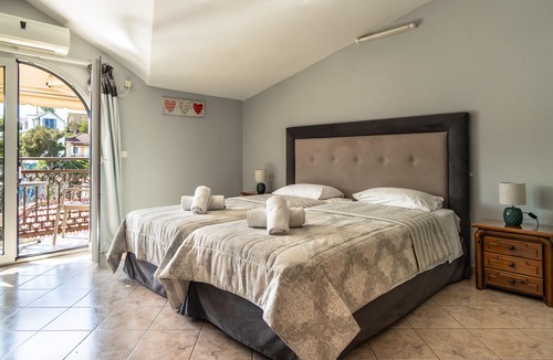 Lixouri Apartment | Studio Apartment 'Zois 7' with Shared Garden, Wi-Fi and Air Conditioning