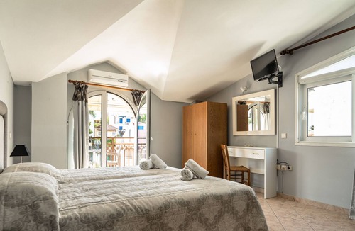 Lixouri Apartment | Studio Apartment 'Zois 8' with Shared Garden, Wi-Fi and Air Conditioning