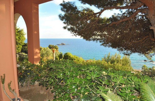 Parelia Apartment | Studio Apartments with large swimming pool and Sea view at Pelekas Beach, Corfu