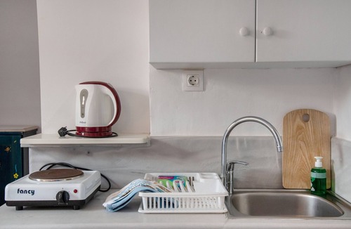Antiparos Apartment | Studio 'Blue Dolphin Antiparos View Suite' with Sea View, Wi-Fi and Air Conditioning