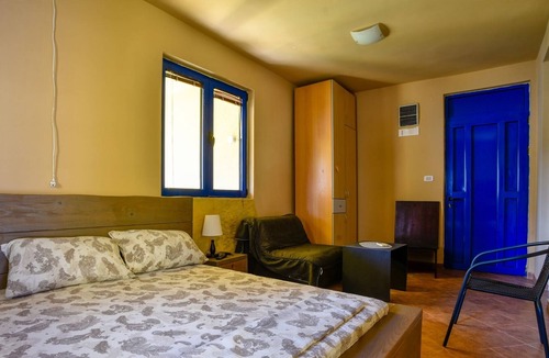 Zeljeznica Apartment | Studio Flat w Balcony and Sea View in Bar