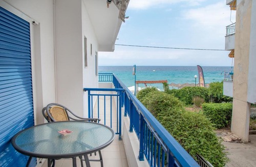 Kallithea Apartment | studio theano on the beach