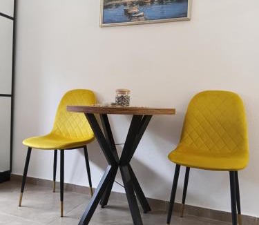 Skaljari Apartment | Studio Verde with swimming pool