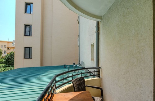 Becici Apartment | Studio with Balcony 4 min to Beach in Budva