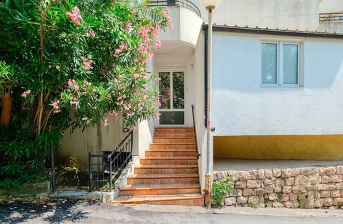 Becici Apartment | Studio with Balcony 4 min to Beach in Budva