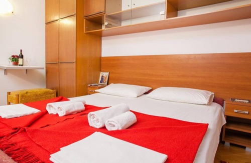Petrovac Apartment | Studio with External Bathroom 2