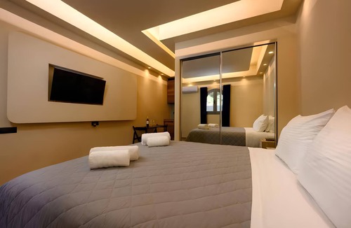 Dafnata Hotel | Studio with Garden View and Communal Pool