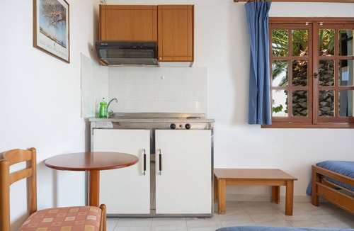 Amoopi Apartment | Studio with Sea View and Shared Pool