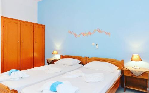 Kamares Hotel | Studios Mirtia